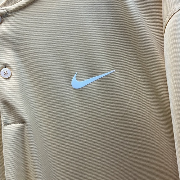 Nike‎ - Picture 3 of 7